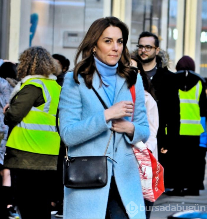 Kate Middleton, objektiflere alışılmışın dışında bir görüntü verdi