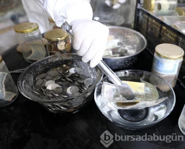 Koronavirüse karşı müzesindeki 4 ton paraya dezenfekteye