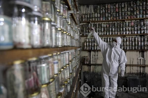 Koronavirüse karşı müzesindeki 4 ton paraya dezenfekteye
