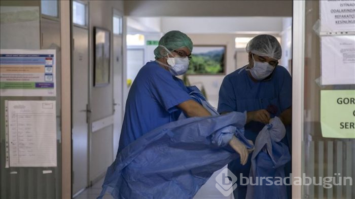 Sosyal mesafeyi korumayan yalnızca bir kişi hastalığı 406 kişiye bulaştırabilir!