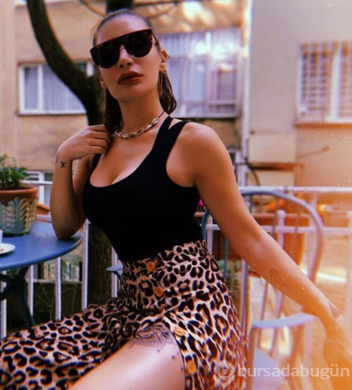 İrem Derici karantinada makyajını eksik etmiyor