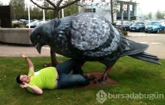 Pozlarıyla heykellere can veren insanların birbirinden eğlenceli anları!
