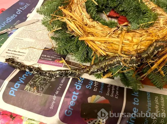 Marketten aldığı yılbaşı süsünün içinden çıkan şey şoke etti! Görenin midesi kalkıyor