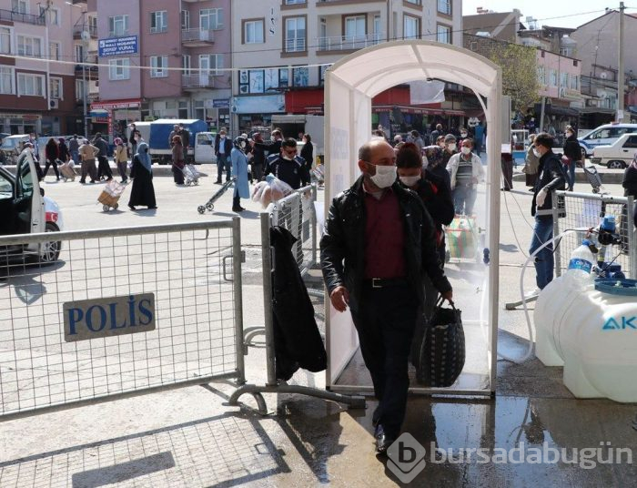 Pazar için 1 kilometrelik kuyruk oluştu