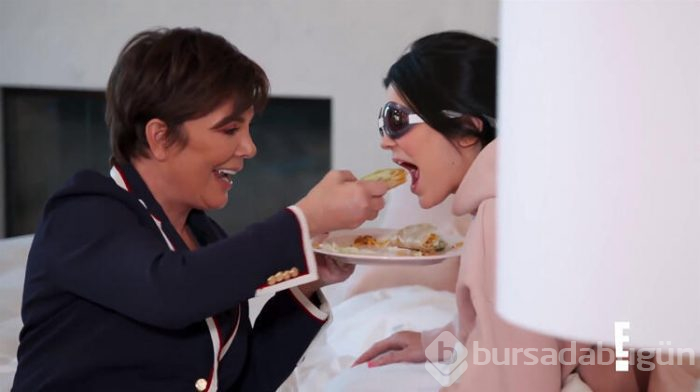 Kylie Jenner annesine sığındı, yemeğini bile o yediriyor
