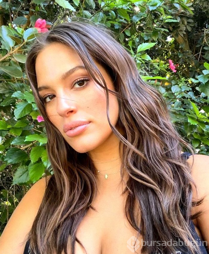Ashley Graham doğum anını paylaştı