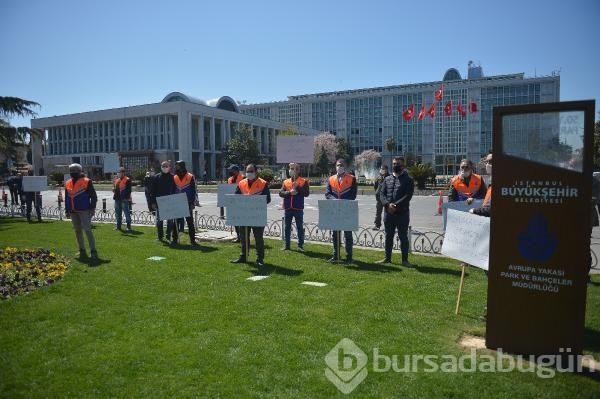 İşçiler İstanbul Büyükşehir Belediyesi önünde eylemde!
