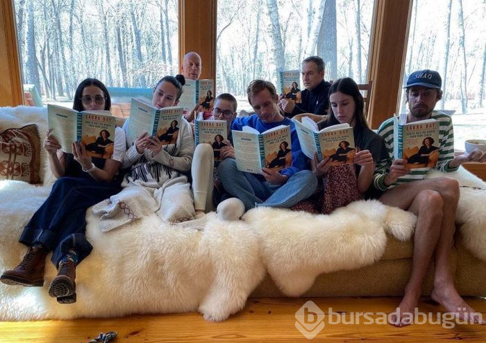  Bruce Willis, neden yeni eşi yerine eski eşiyle karantinada?