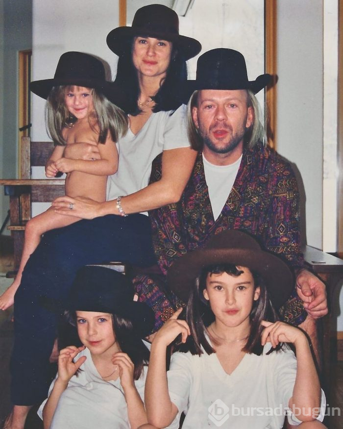  Bruce Willis, neden yeni eşi yerine eski eşiyle karantinada?
