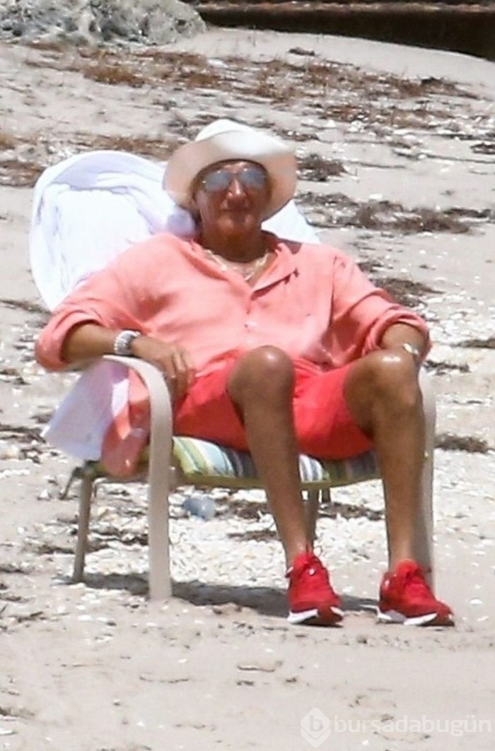 Plajda tek başına karantina