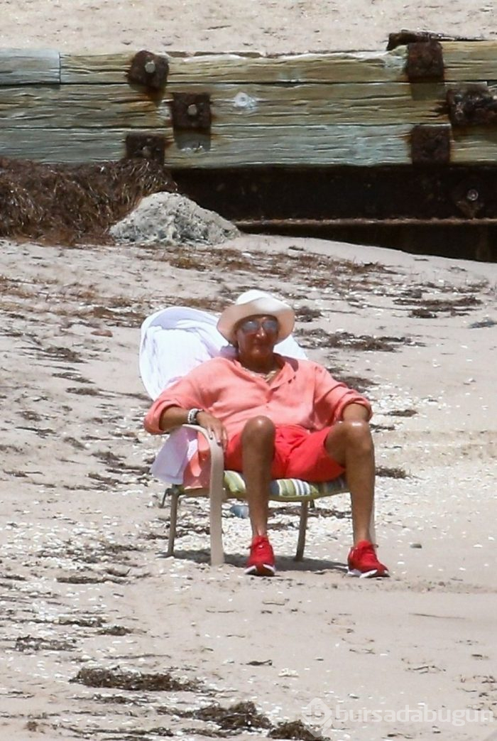 Plajda tek başına karantina