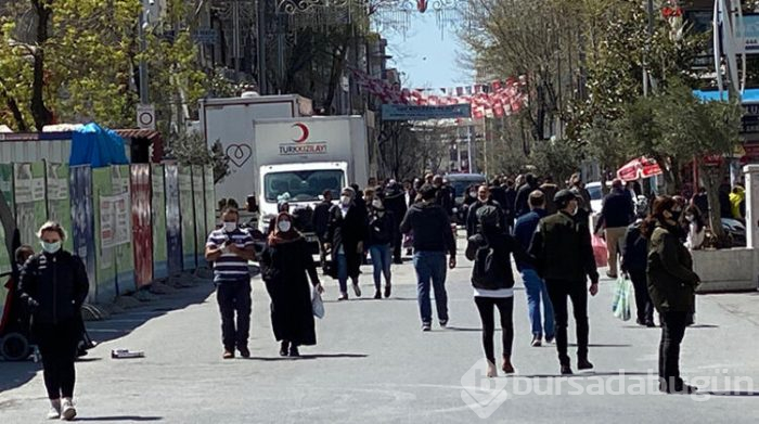 Sokağa çıkma yasağı öncesi burada uzun kuyruklar oluştu!