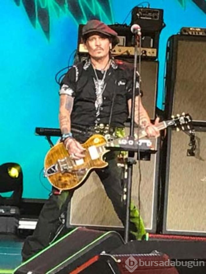 Johnny Depp kısa sürede 1 milyon oldu