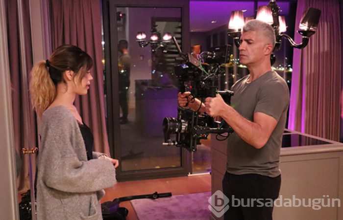 Özcan Deniz evini set olarak kullanıyor