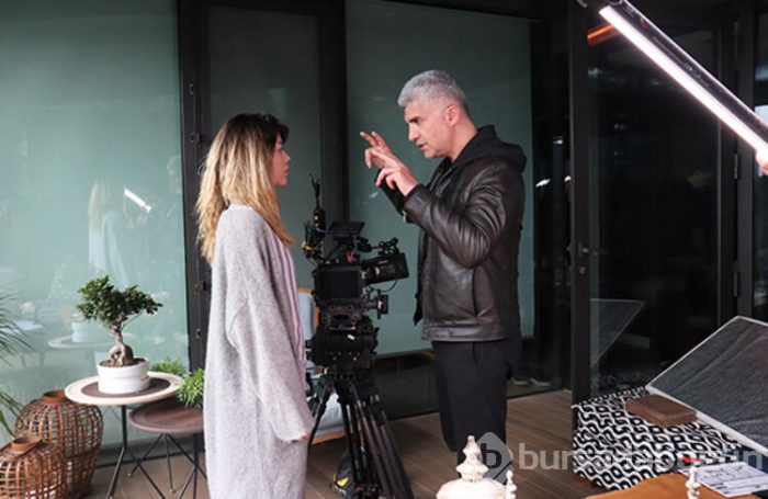Özcan Deniz evini set olarak kullanıyor