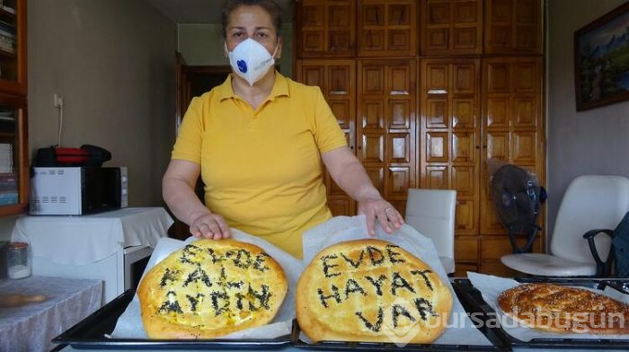 Elleriyle ramazan pidesi yaptı, 'evde kal' dedi 