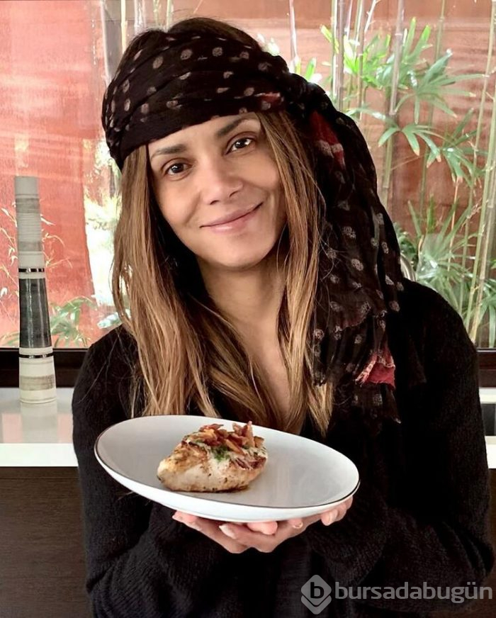 Halle Berry dikkat çekti