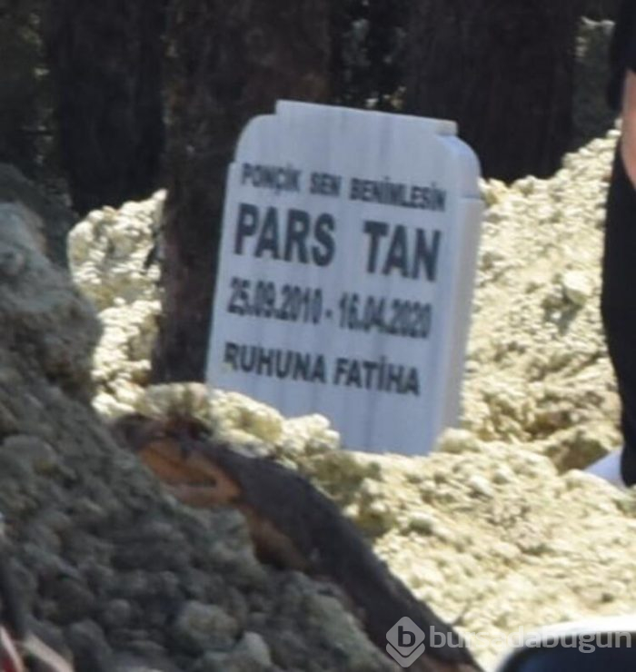Ebru Şallı'nın oğlu Pars'ın mezar taşı duygulandırdı 