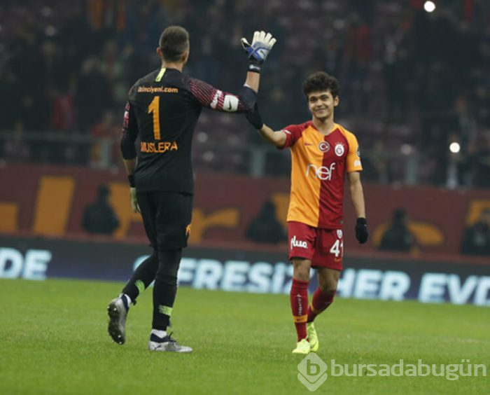 Galatasaray'da yer yerinden oynayacak! 
