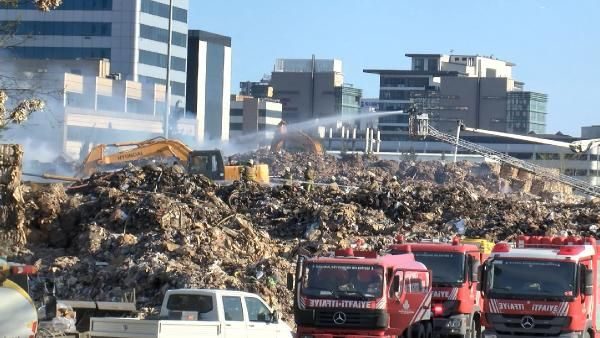 Kağıt fabrikası 26 saat boyunca yandı