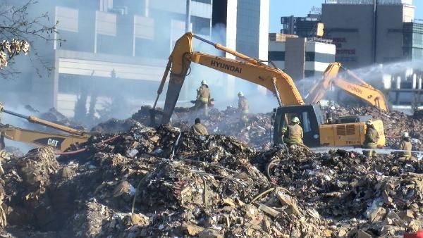 Kağıt fabrikası 26 saat boyunca yandı