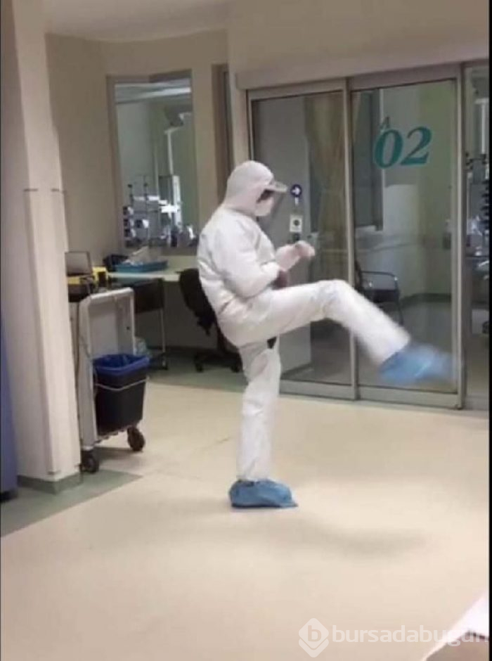 Hastası iyileşince, sergilediği dans performansı sosyal medyayı yıktı!