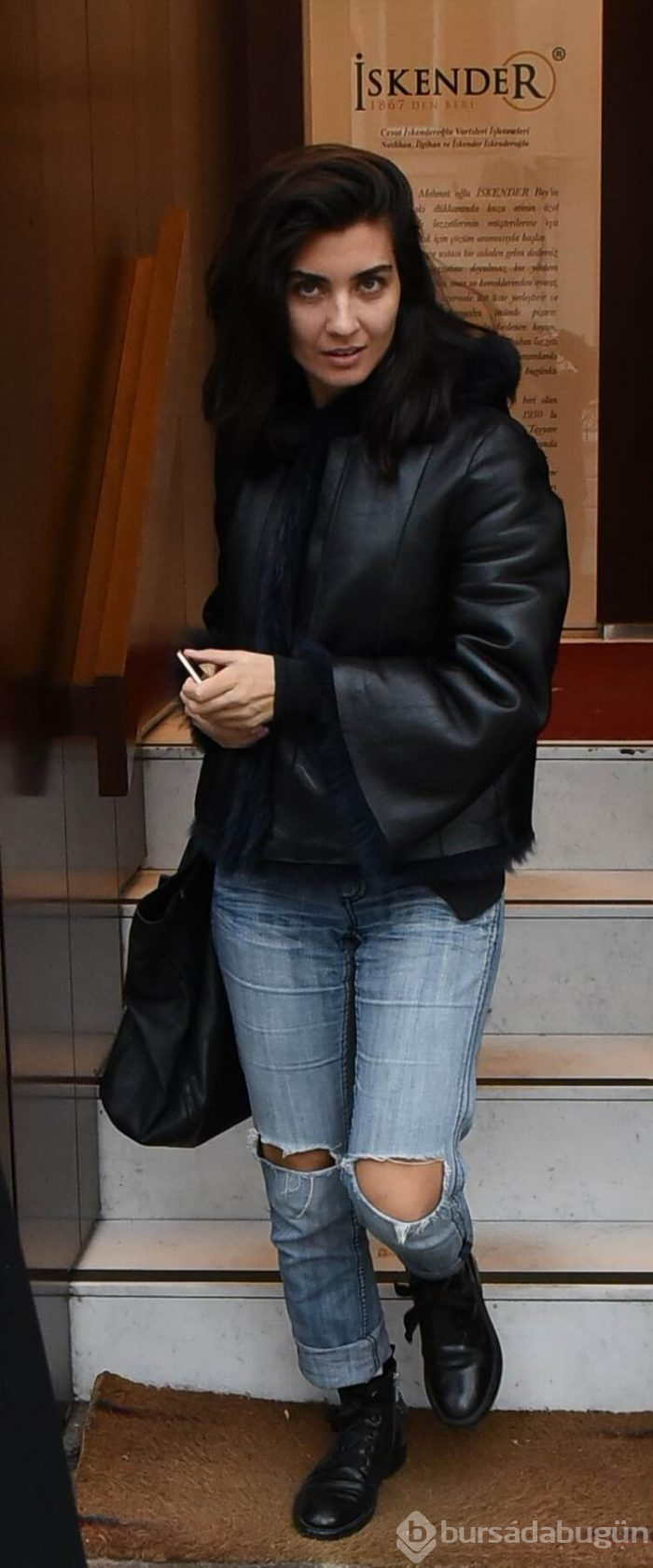 Tuba Büyüküstün evde sıkılanlara sitem etti