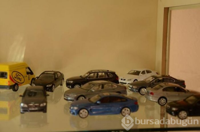 Araba koleksiyonuna servet harcadı 