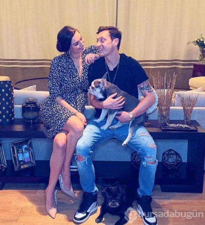 Mesut Özil ve eşi Amine Gülşe'ye 5 milyonluk reklam teklifi