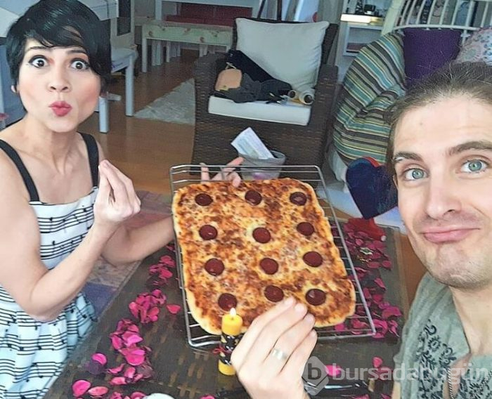 Tescilli güzel mutfağa girdi!