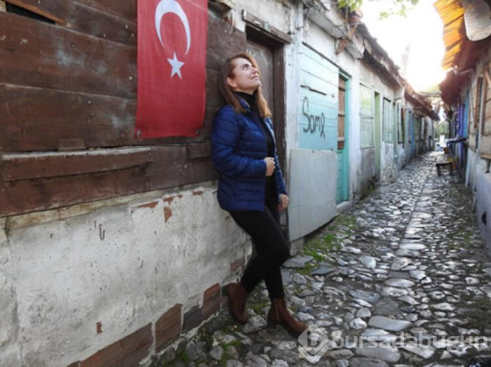 Dünyanın en dar sokağında bile sosyal mesafeye uyuluyor