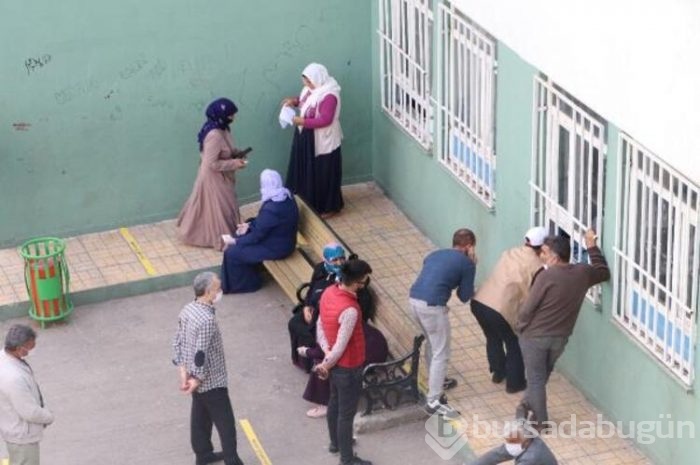 İhtiyaç sahipleri oraya akın etti, kurallara uyuldu!