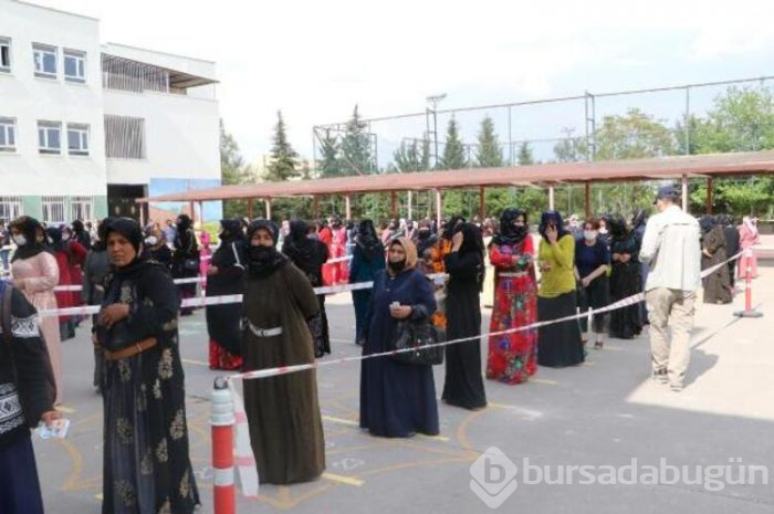 İhtiyaç sahipleri oraya akın etti, kurallara uyuldu!