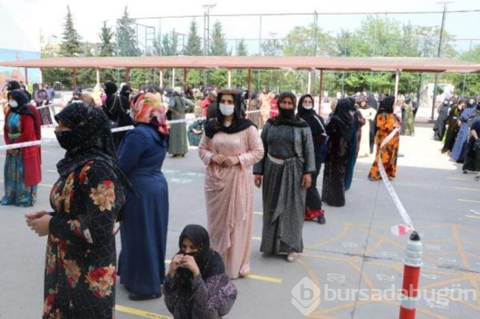 İhtiyaç sahipleri oraya akın etti, kurallara uyuldu!