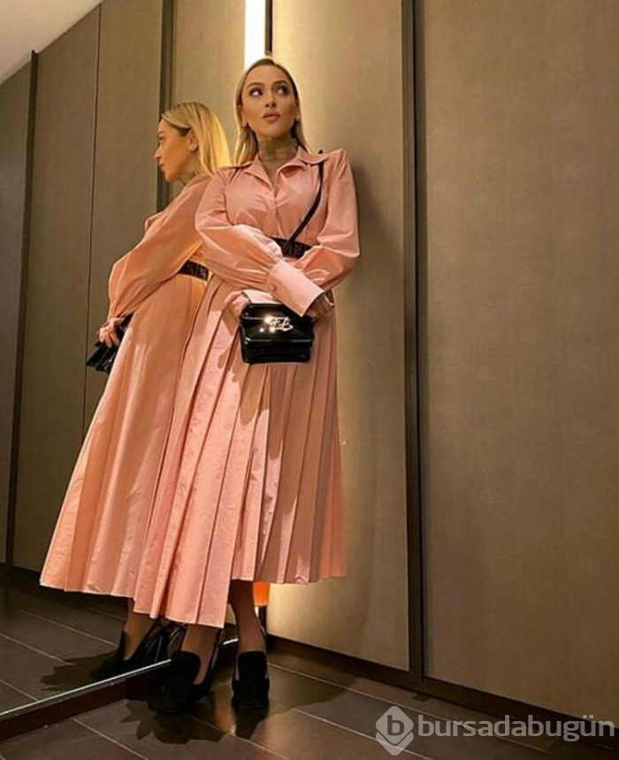 Hadise'nin çocukluk fotoğrafı sosyal medyayı salladı