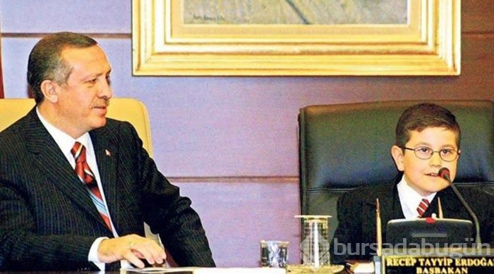 Onlar 23 Nisan'da liderlerin koltuklarına oturmuşlardı...Bakın şimdi neler yapıyorlar