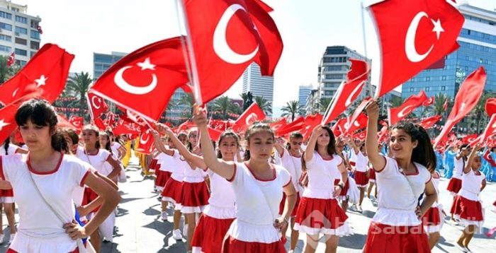 Onlar 23 Nisan'da liderlerin koltuklarına oturmuşlardı...Bakın şimdi neler yapıyorlar