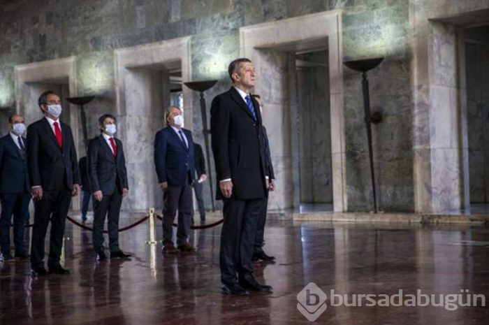 Milli Eğitim Bakanı Ziya Selçuk'tan Anıtkabir ziyareti