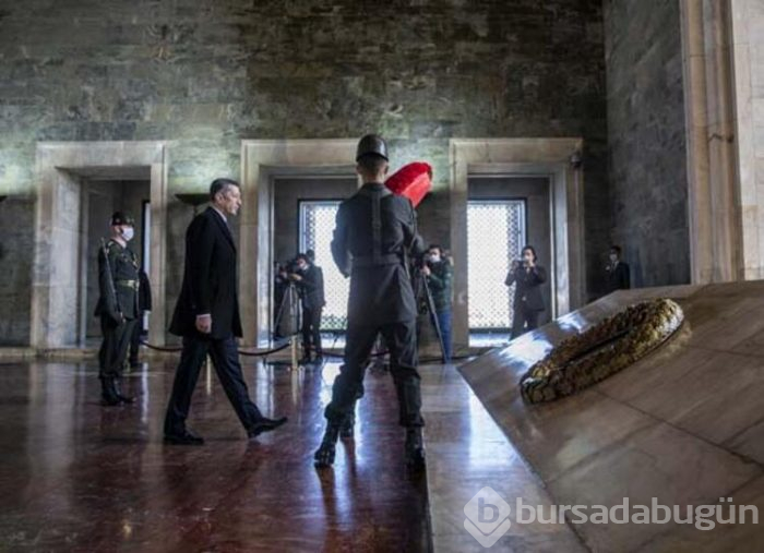 Milli Eğitim Bakanı Ziya Selçuk'tan Anıtkabir ziyareti