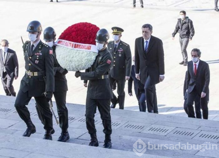 Milli Eğitim Bakanı Ziya Selçuk'tan Anıtkabir ziyareti