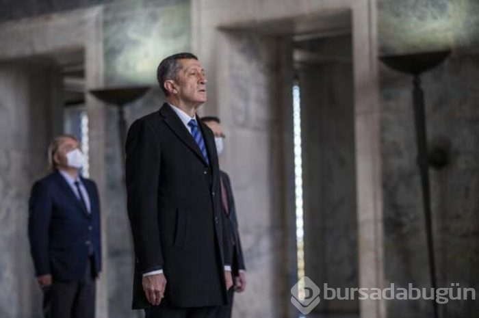 Milli Eğitim Bakanı Ziya Selçuk'tan Anıtkabir ziyareti