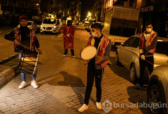 Davulcular mesaiye başladı