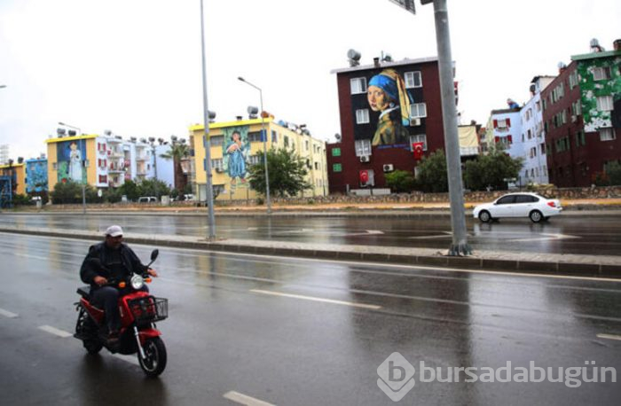 Mersin'de sokaklar ünlü tablolarla bezendi