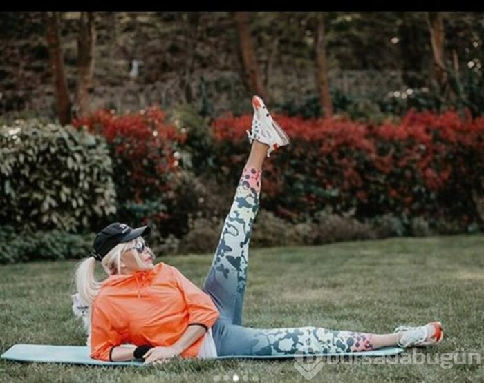 Ajda Pekkan karantinada da sporu bırakmadı! 