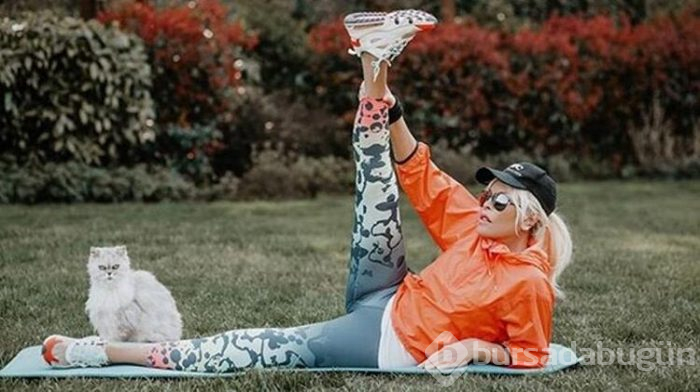 Ajda Pekkan karantinada da sporu bırakmadı! 