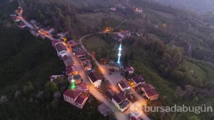 Komşu evlerde 2 dakika farkla iftar açıyorlar