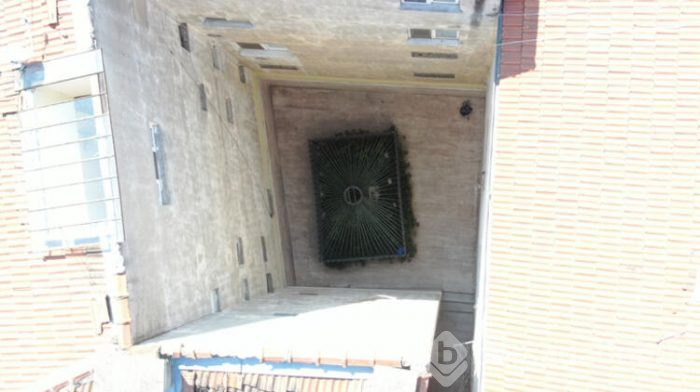 Bursa'da apartman boşluğundaki türbe şaşırttı