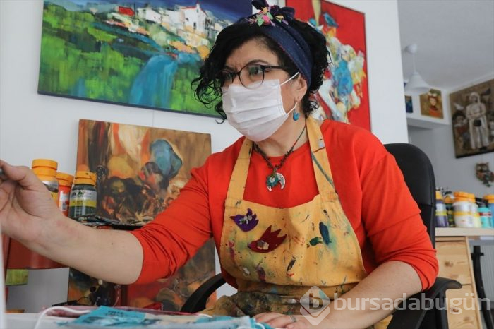 Cerrahi maskeler sanat eserine dönüşüyor