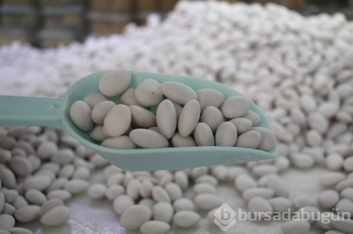 Beyaz altın badem şekerine talep patladı