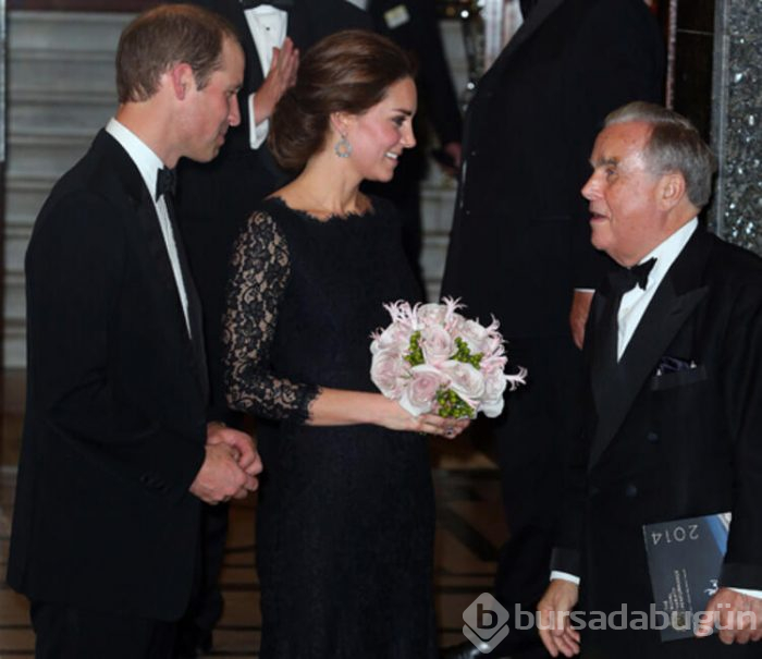 Kate Middleton eski giysilerini annesine mi veriyor? 